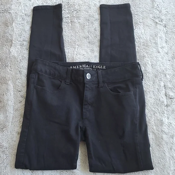 American Eagle Black Distressed Super Stretch  Mid Rise Jegging Size 4 Waist 27 - Picture 2 of 6